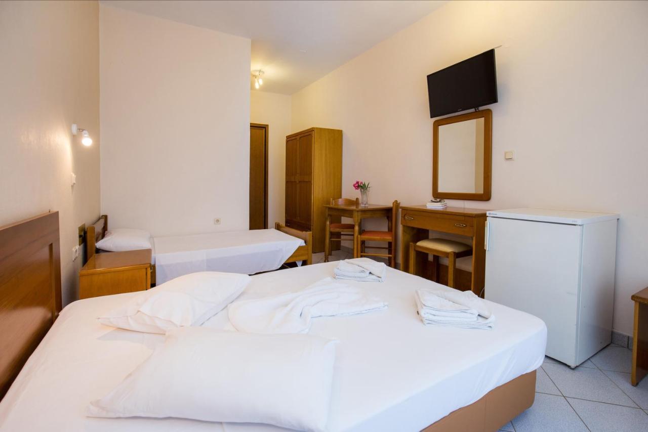 Filippos Hotel Skala Rachoni  Exteriör bild
