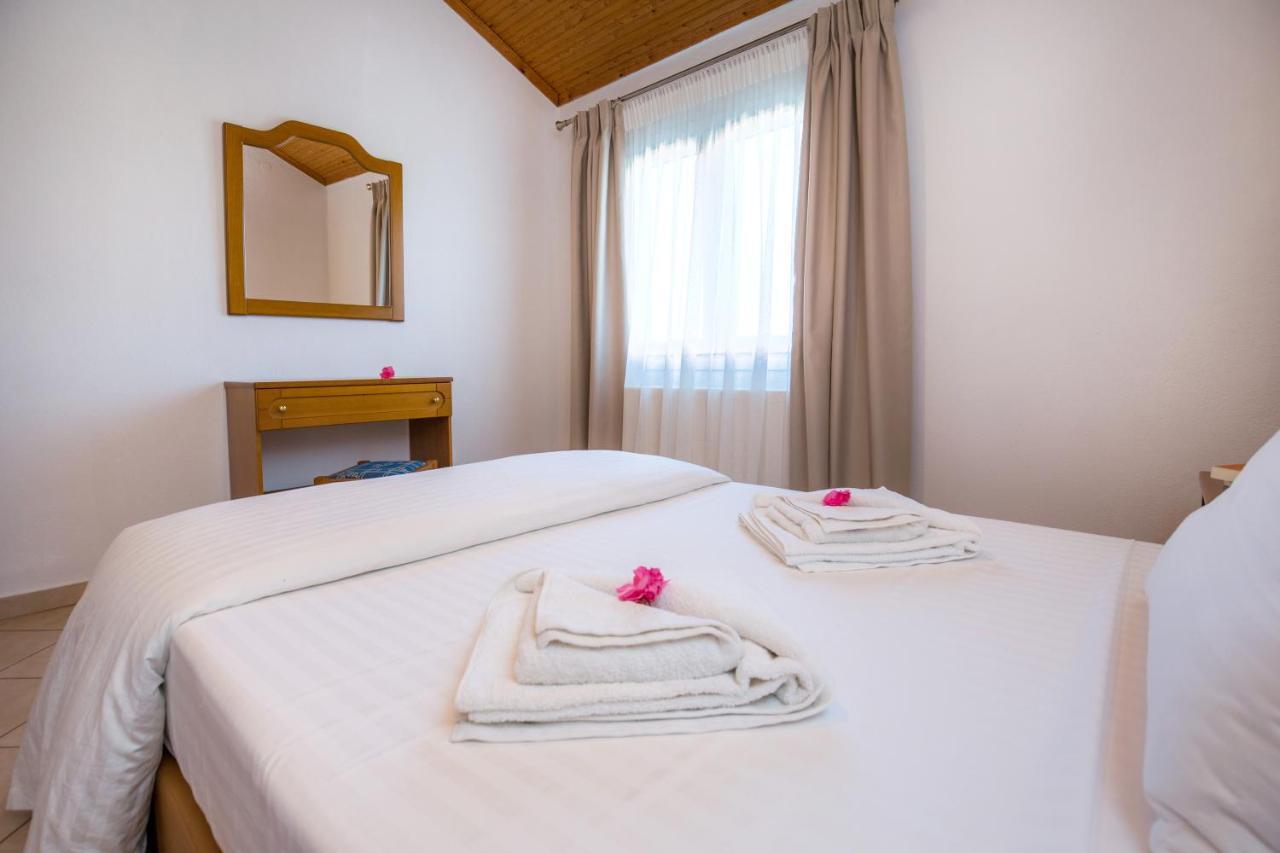 Filippos Hotel Skala Rachoni  Exteriör bild